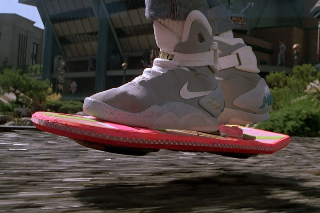 BACK_TO_THE_FUTURE_2_NIKE_AIR_MAG_AND_HOVER_BOARD