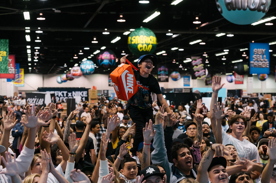 SNEAKER CON