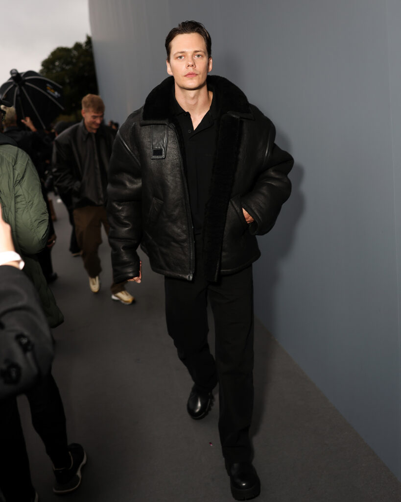 제목 없음-1_0012_Balenciaga Summer 25 - Getty Images - Bill Skarsgård (3)