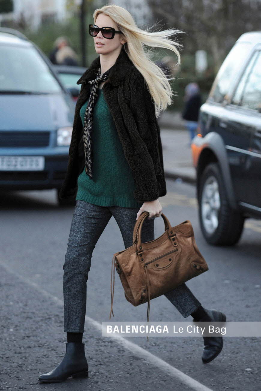 BALENCIAGA LE CITY PAPARAZZI_CLAUDIA SCHIFFER